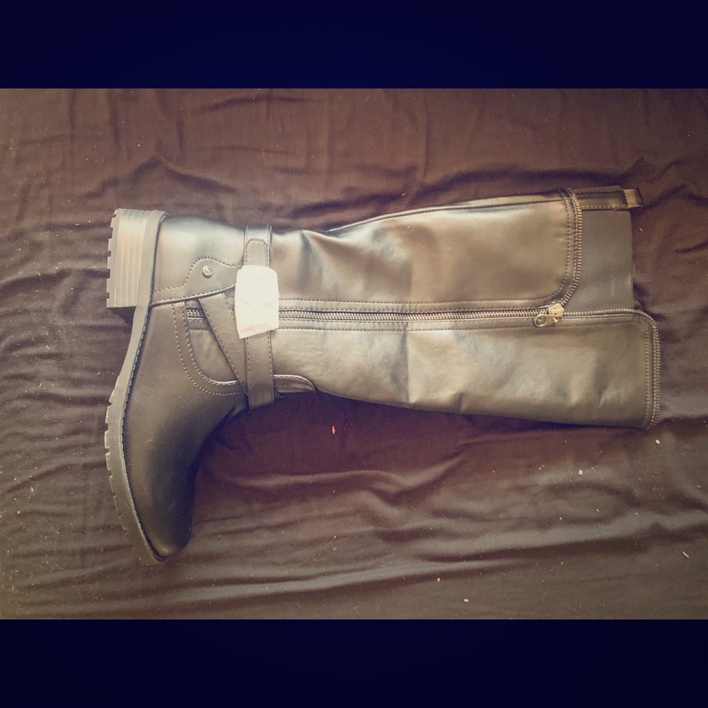 Brand new Hasley Guess boots